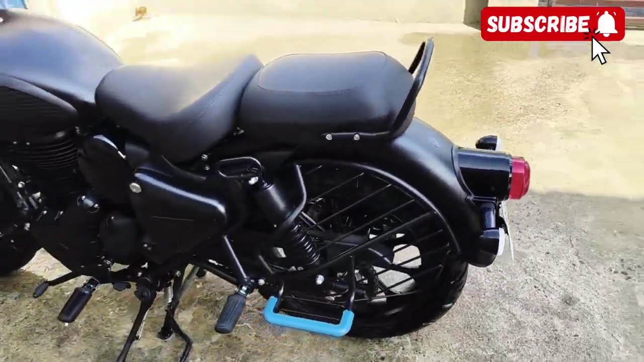 Classic 350 Stealth Black Washing||Royal Enfield Bike Washing#classic350 #stealthblack #royalenfield