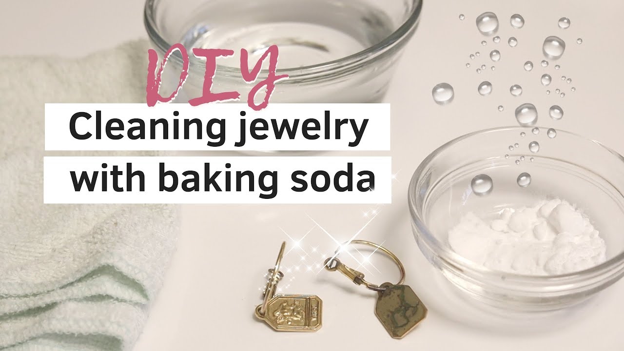 How to clean jewelry with baking soda