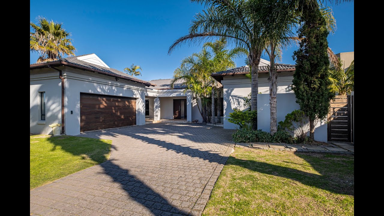 4 bedroom single-storey house for sale in Summerstrand | Pam Golding Properties