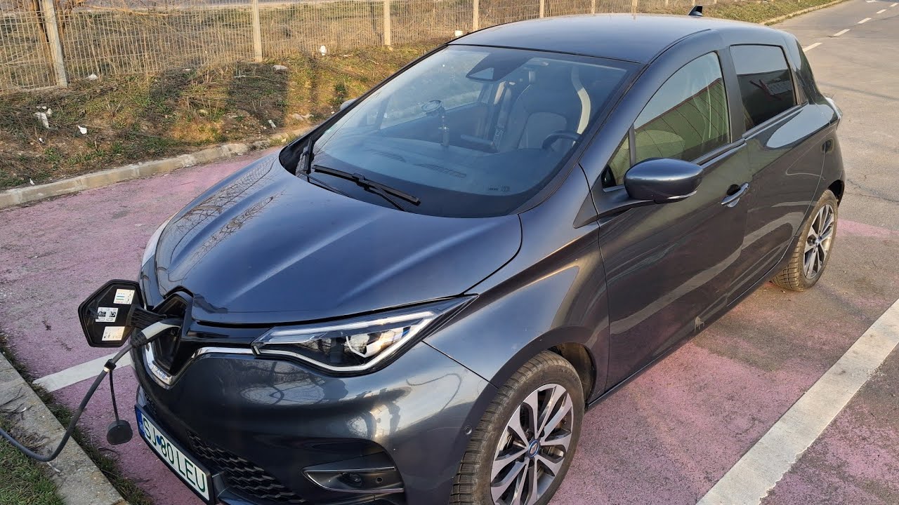 Zoe  52 kw interior