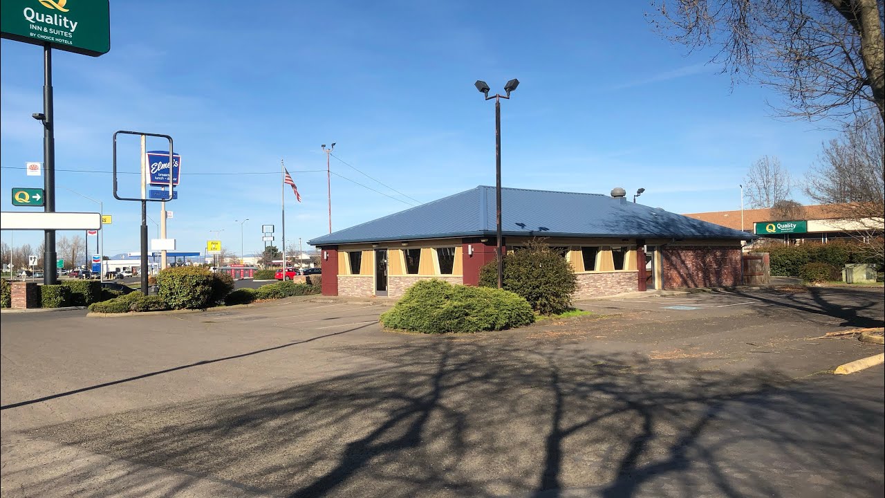 Заброшенная пиццерия Pizza Hut (Биддл-роуд) — Медфорд, Орегон