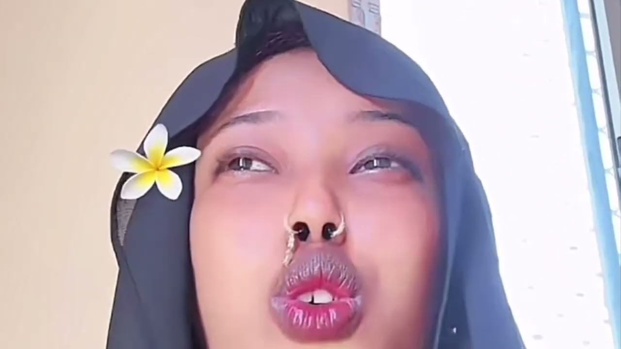 Labadan waxey so wadan wax yar mahan 