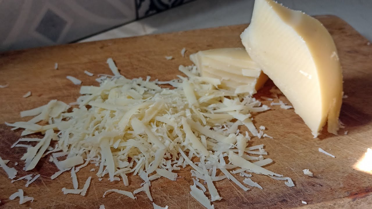 Queso de rallar, SIN LECHE ANIMAL, tipo PARMESANO