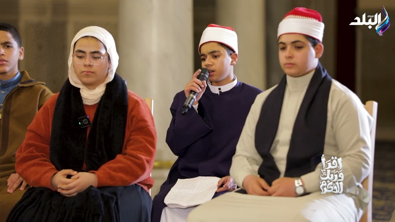 أصوات ملائكيه تهز المشاعر.. أنشودة مولاي صل وسلم دائمًا أبدا