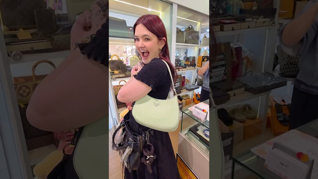 Finding my ✨dream✨ @Prada bag secondhand in Singapore!!!! 🥹💚🫧 #pradacleo #secondhanddesigner