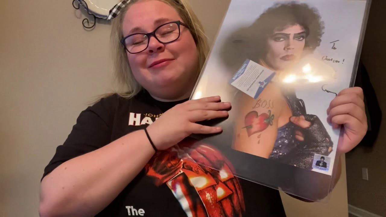 Unboxing my TIM CURRY autograph❤️