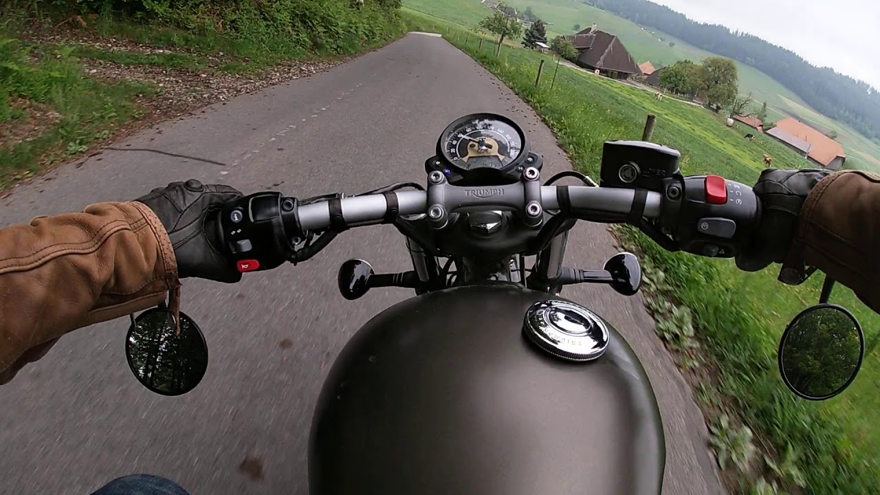 Triumph Bobber Menziwilegg Swiss