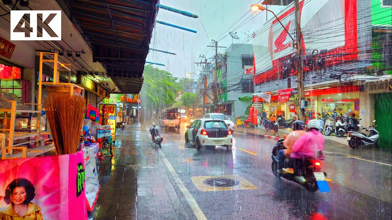 [4K UHD] Walking in the Rain in Bangkok during the Rainy Season in Thailand
