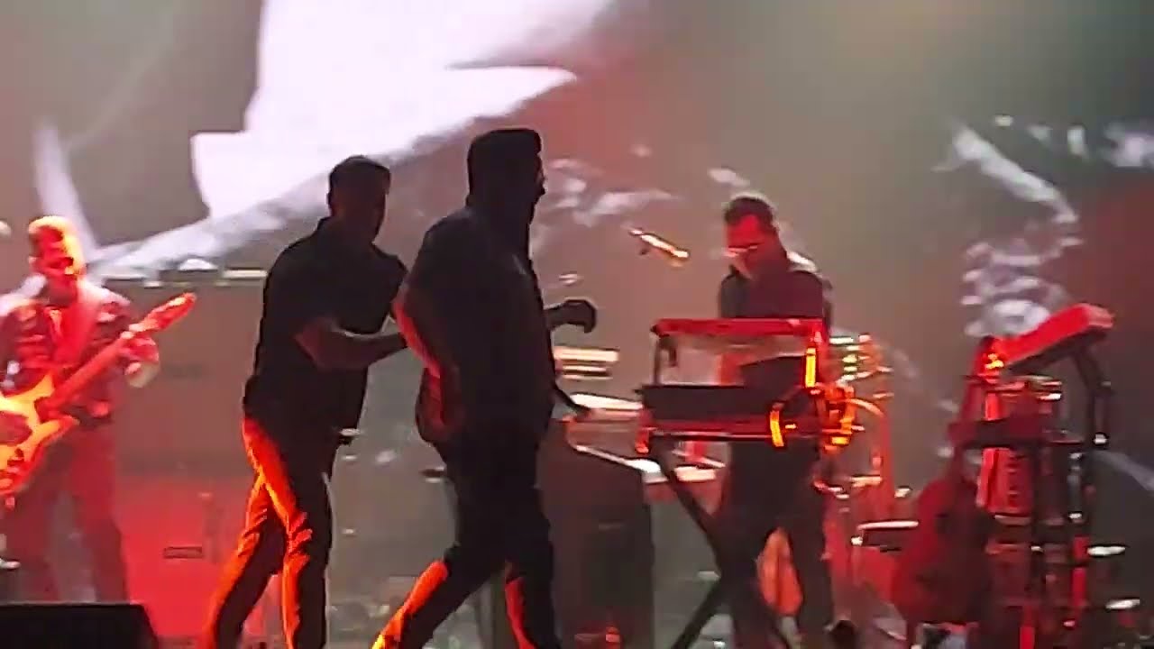 Morrissey - Live - Irish Blood, English Heart, 6th July 2022, Caesars Palace, Vegas, stage invasions