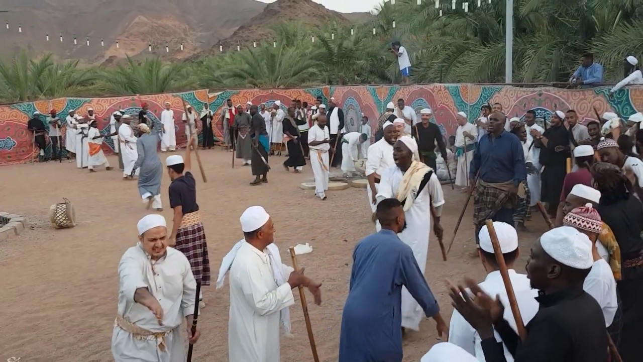 لعب مزمار السعدي ( المدينة ) و بني مالك (جدة ) زومال الاستاد سعيد ابولبن و نيازي طرررررب