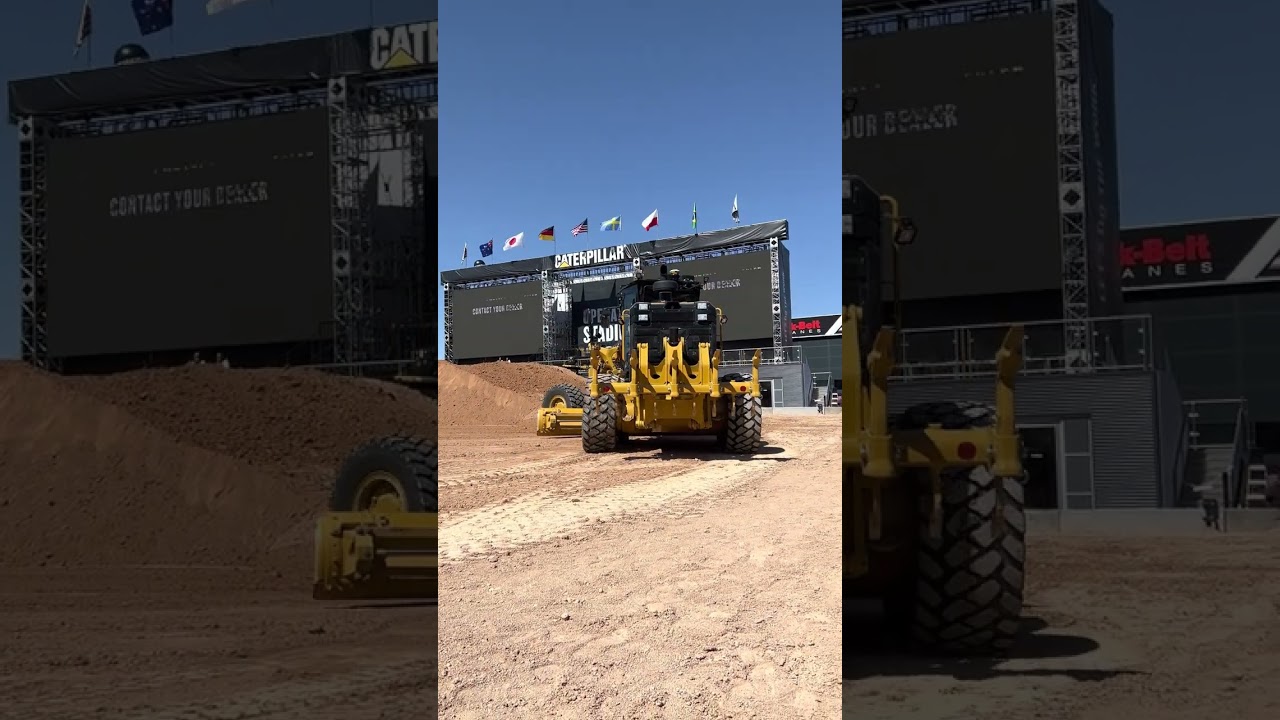Cat 160M3 Demo at CONEXPO