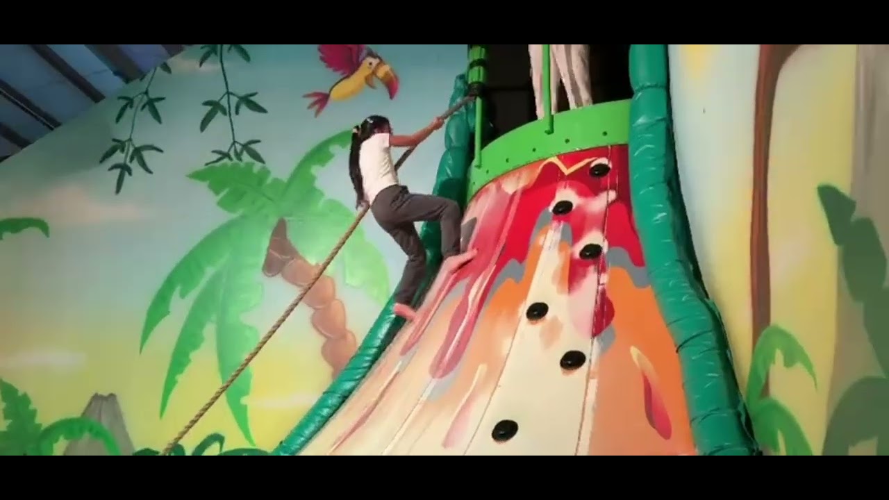 جوليا وساندي قضينا يوم كامل Monkey town أجواء ممتعة 