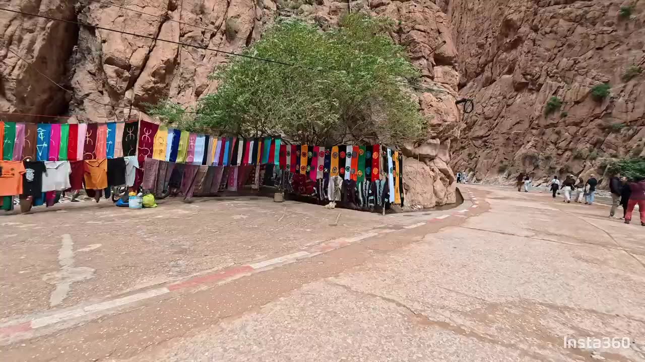 Exploring the Majestic Dades Gorges: Stunning Landscapes, Rock Formations, and Hiking Trails