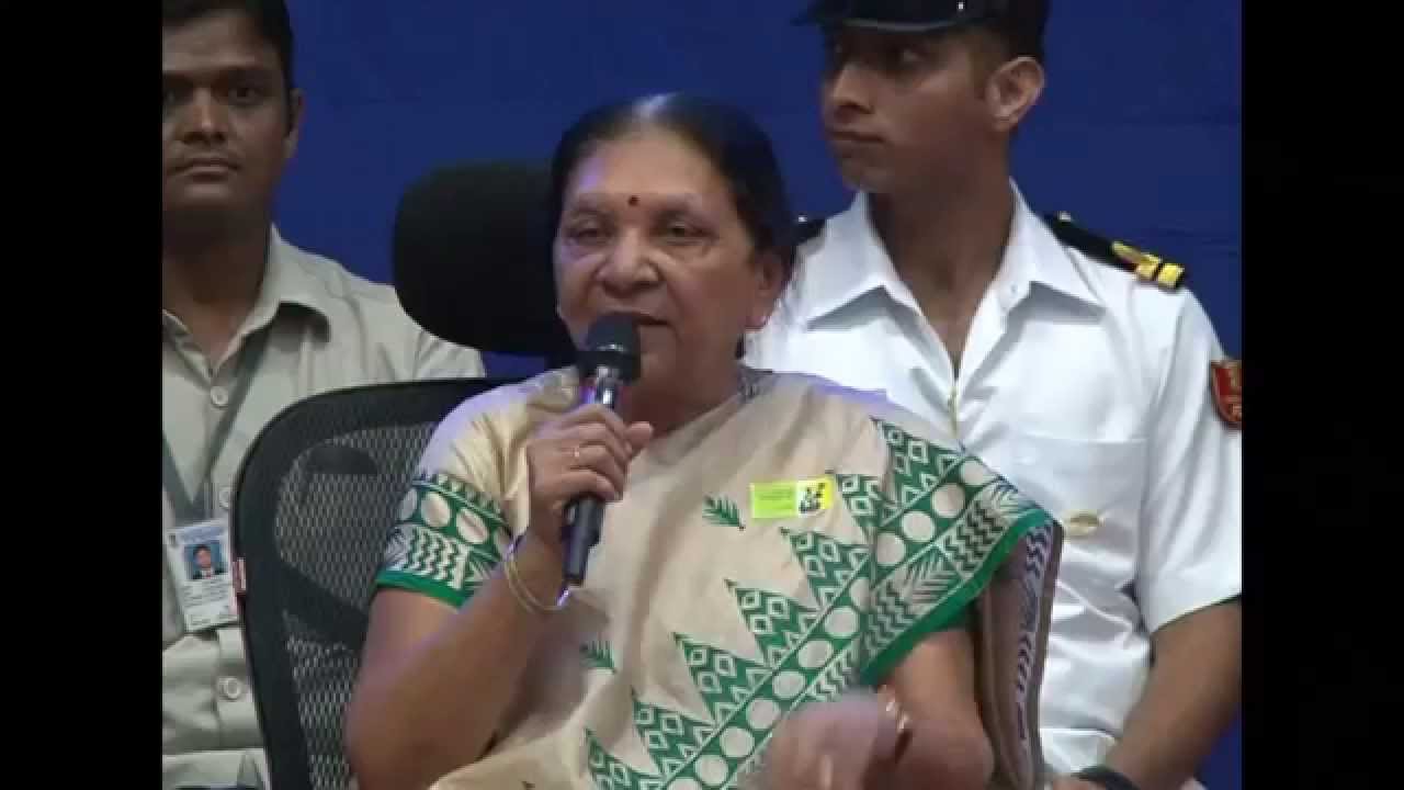 Student asks CM-What is your msg for the primary school students?