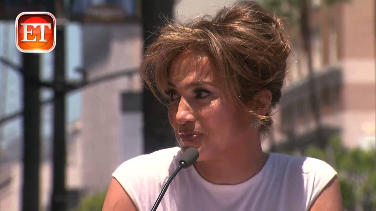 Coverage of Jennifer Lopez' Hollywood Walk of Fame Star by ET