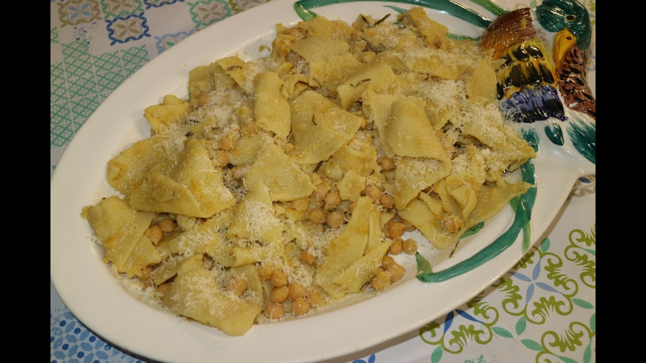 Pasta e ceci alla contadina con pasta fatta in casa