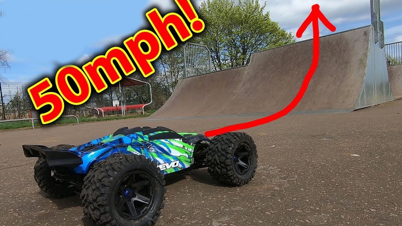 OMG!! Traxxas E-Revo 2.0 Destruction Testing on Skate Park