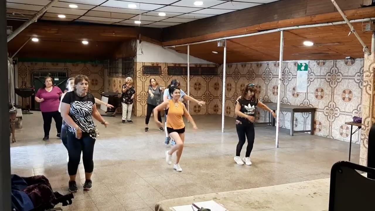 Baile entretenido 13 Lunes 26 de enero 2026 profesora Angela Sierra club los 120 lo Espejo