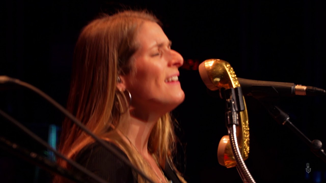 Shook Twins - Safe (Live on eTown)