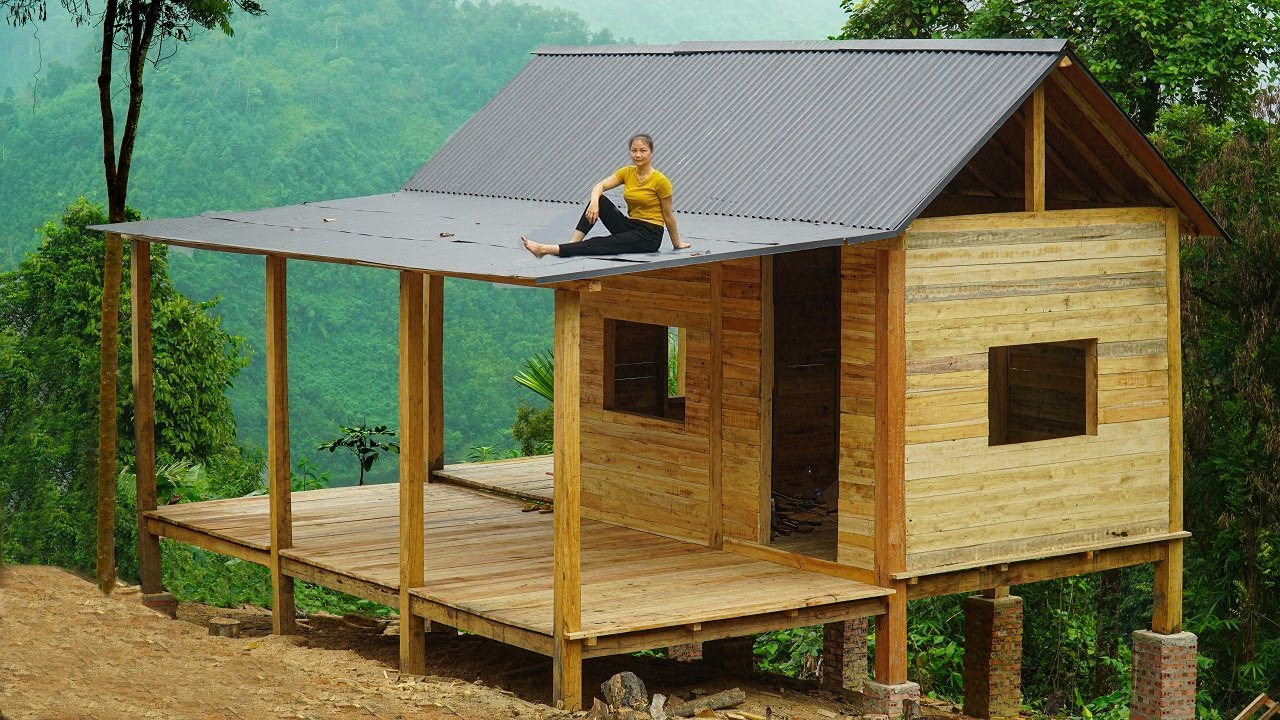 A strong Girl who doesn't give up when Build Wooden House Alone, Wooden wall - Off-Grid Living