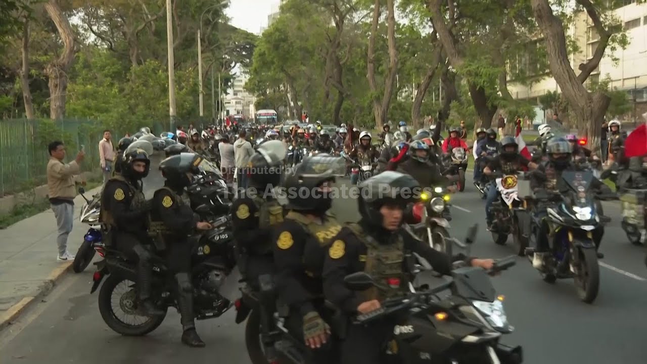 Peru bikers in roaring protest against new motorcycle rules aimed at curbing crime