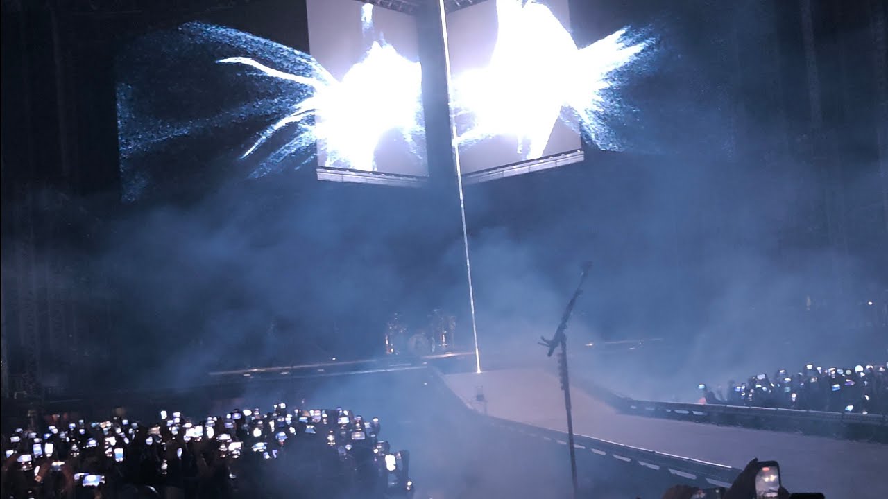 Linkin Park LIVE in Bangalore 2026 | Burn it down (intro) + Somewhere I Belong [4K Dolby Vision]