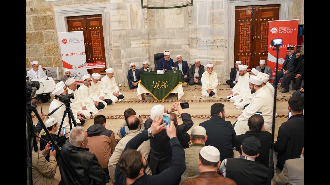 Kocaeli İzmit Yeni Cuma Camii'nde 11 Mayıs 2025 tarihinde yapılan Aşere Takrib İcazet merasimi