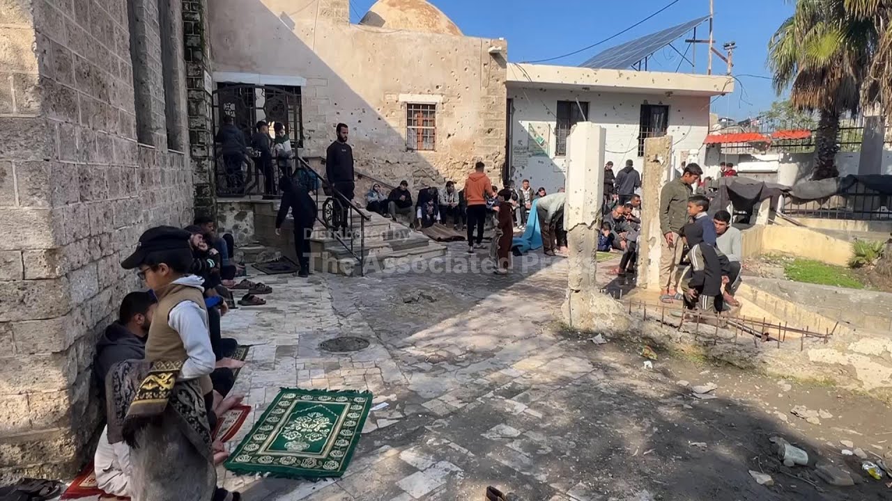 Worshippers gather in Gaza City&rsquo;s Sayed al-Hashim mosque for Friday prayers