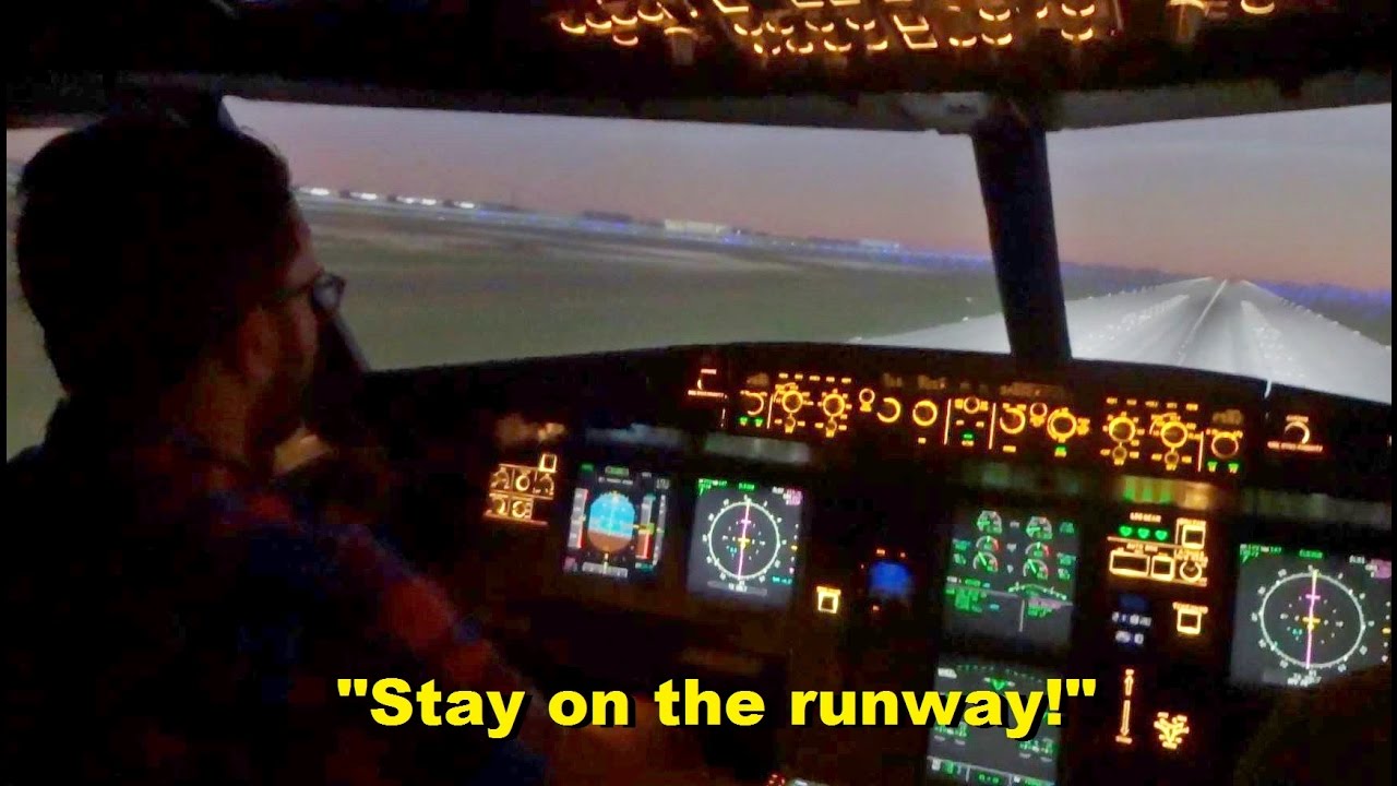 Private Pilot Attempts to Land AIRLINER (Airbus A320 Full-Motion Simulator)