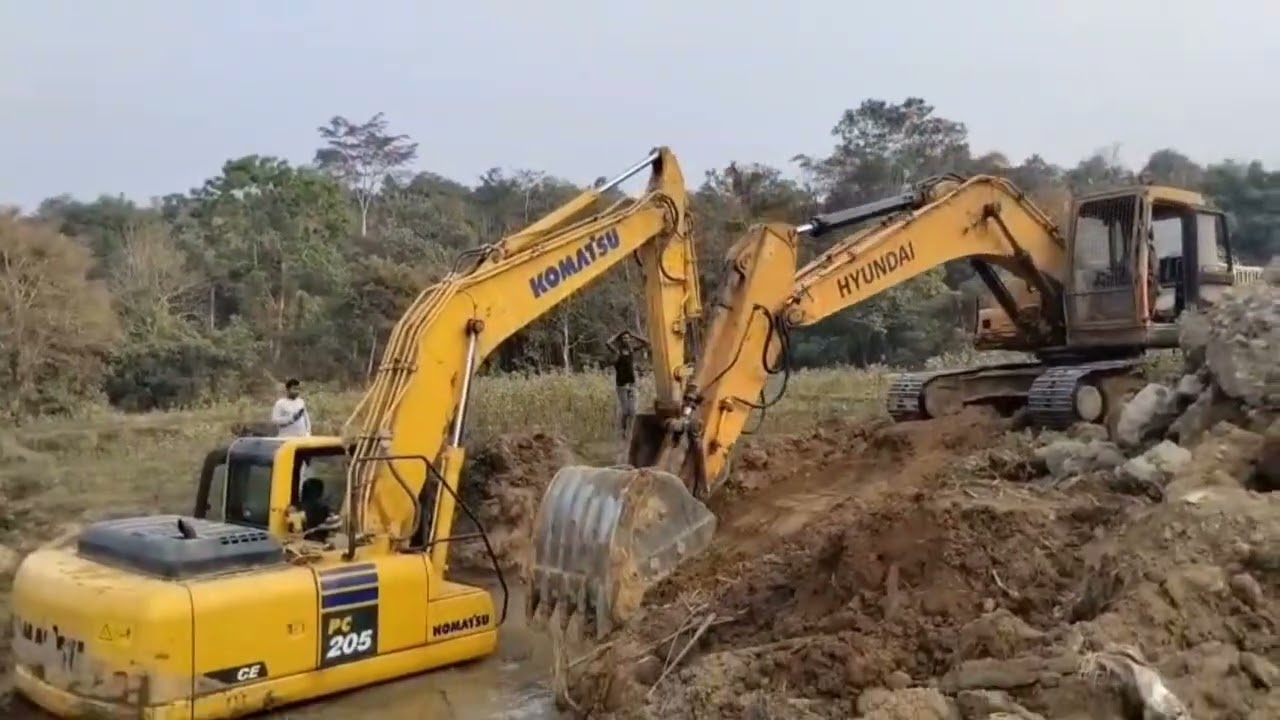 आज komatsu pc205 फंस गई बहुत बुरा हुआ मेरे साथ मेरी मसीन फंसगई #excavator_lover 😌❤️‍🩹@chaudhari_soni