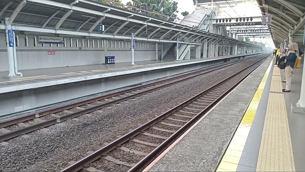 LOK W n B CC 204 03 01 YK Dinas KA MAJAPAHIT❗️NAGABUBURIT DI JNG✅️