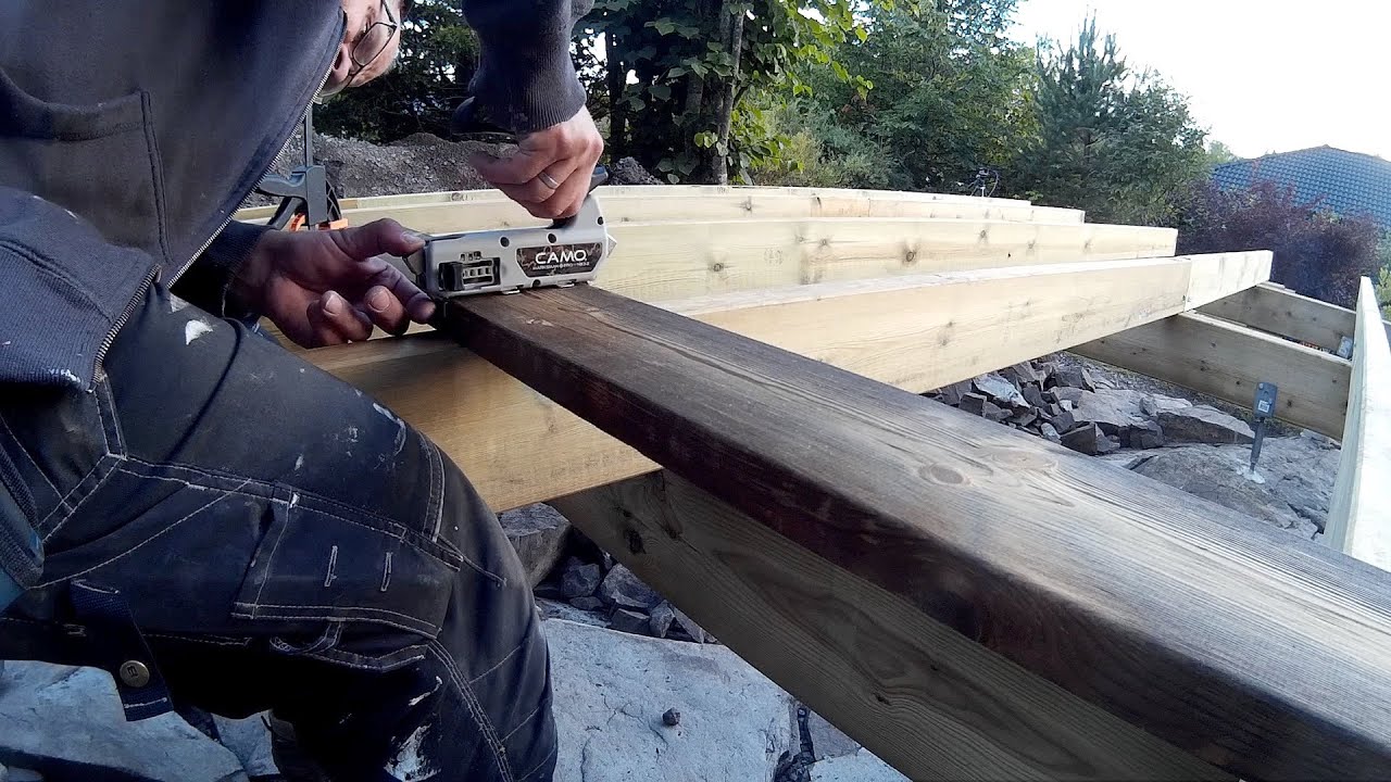 Laying the decking with kebony- terrace part 07