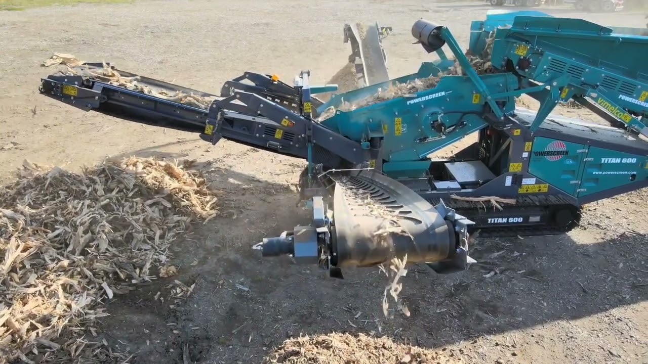 Powerscreen Titan 600 -tasoseula ja Komptech Crambo -kantomurskain