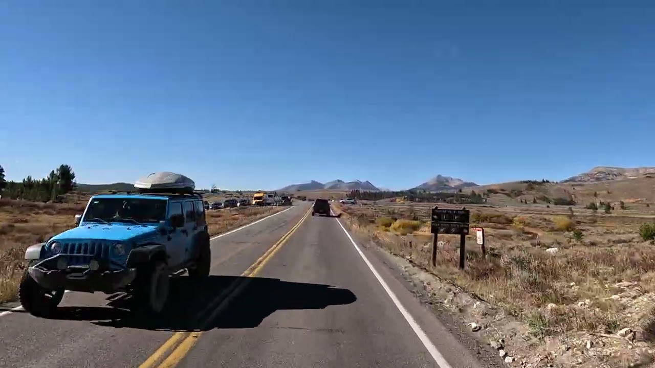 Driving in Yellowstone National Park. Mammoth to Norris.