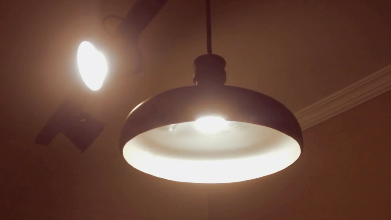 Faça você mesmo ! Luminária industrial com galão d'água
