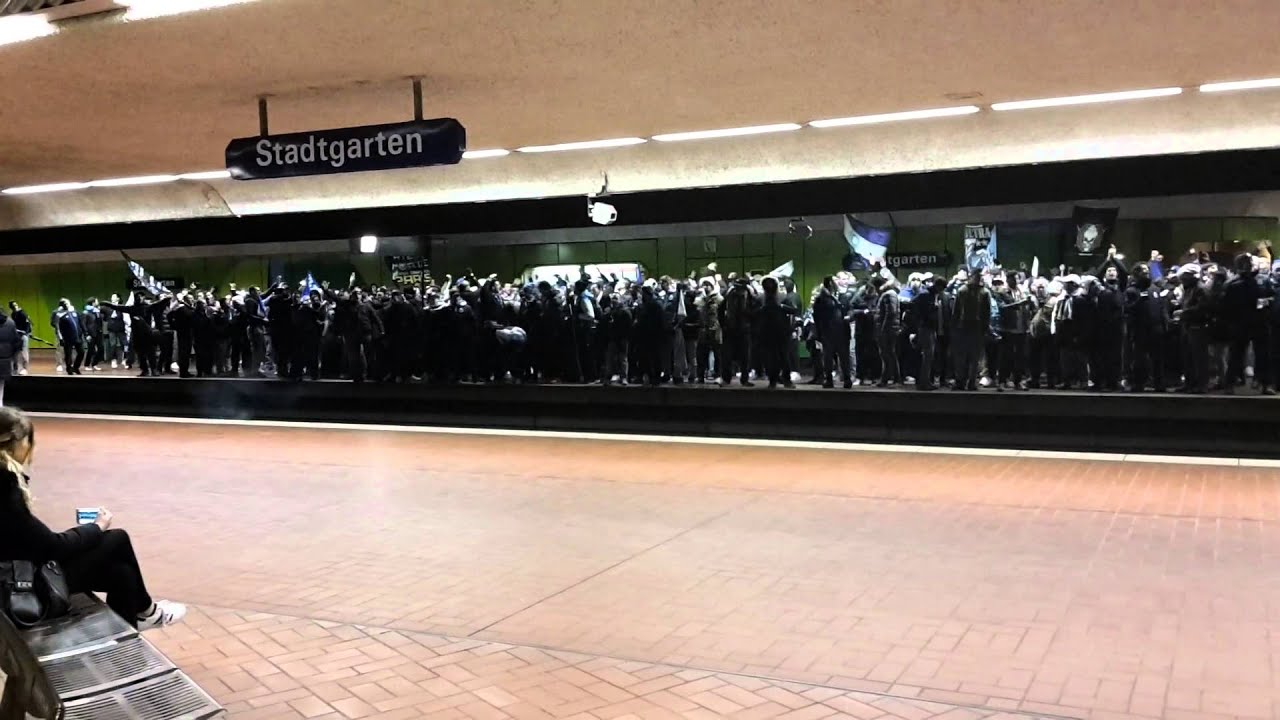 FC Porto Fans in Dortmund-Super Dragões em Dortmund