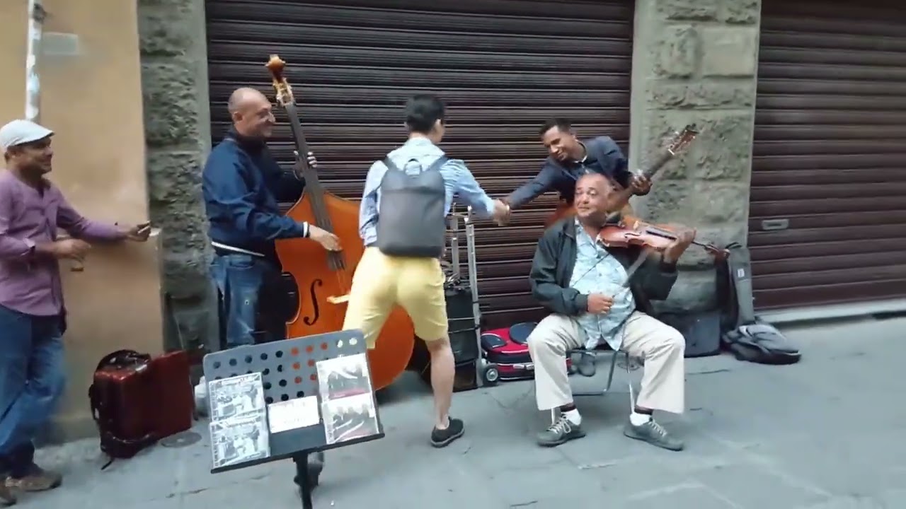 [Autumn Leaves 1HOUR] - 콘트라베이스 최준혁 | 거리 연주자들과 즉흥연주 | Contrabass Jun-Hyuk Choi | Italy | Firenze