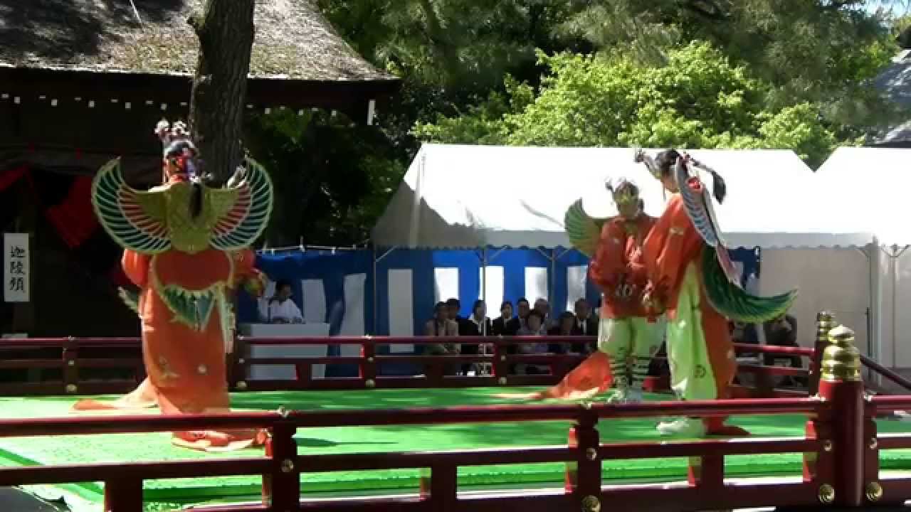 2013 熱田神宮　雅楽　舞楽神事　迦陵頻　　Karyoubin, Bugaku - Japanese Court Music with Dance