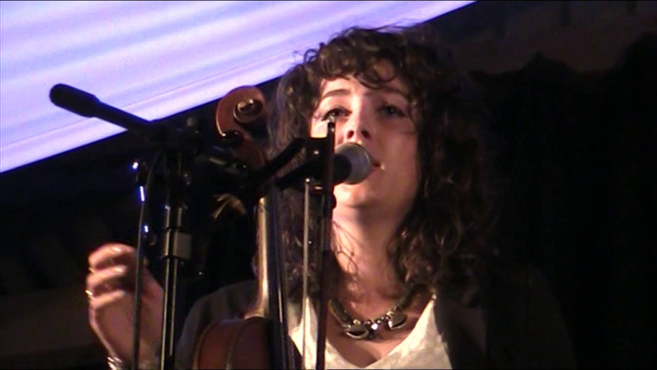 Holy Moly & The Crackers @  Purbeck Valley Folk Festival '16