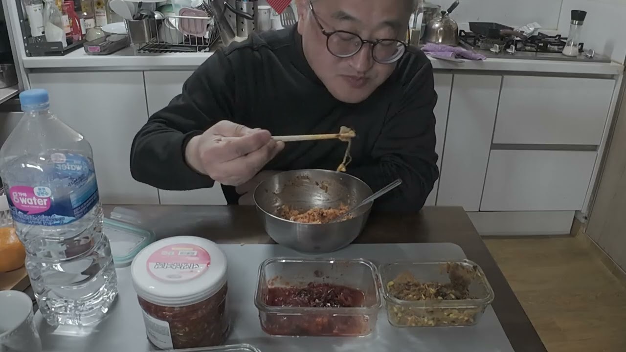 낙지 젓갈 계란 후라이 비빔밥 괜찮은데?