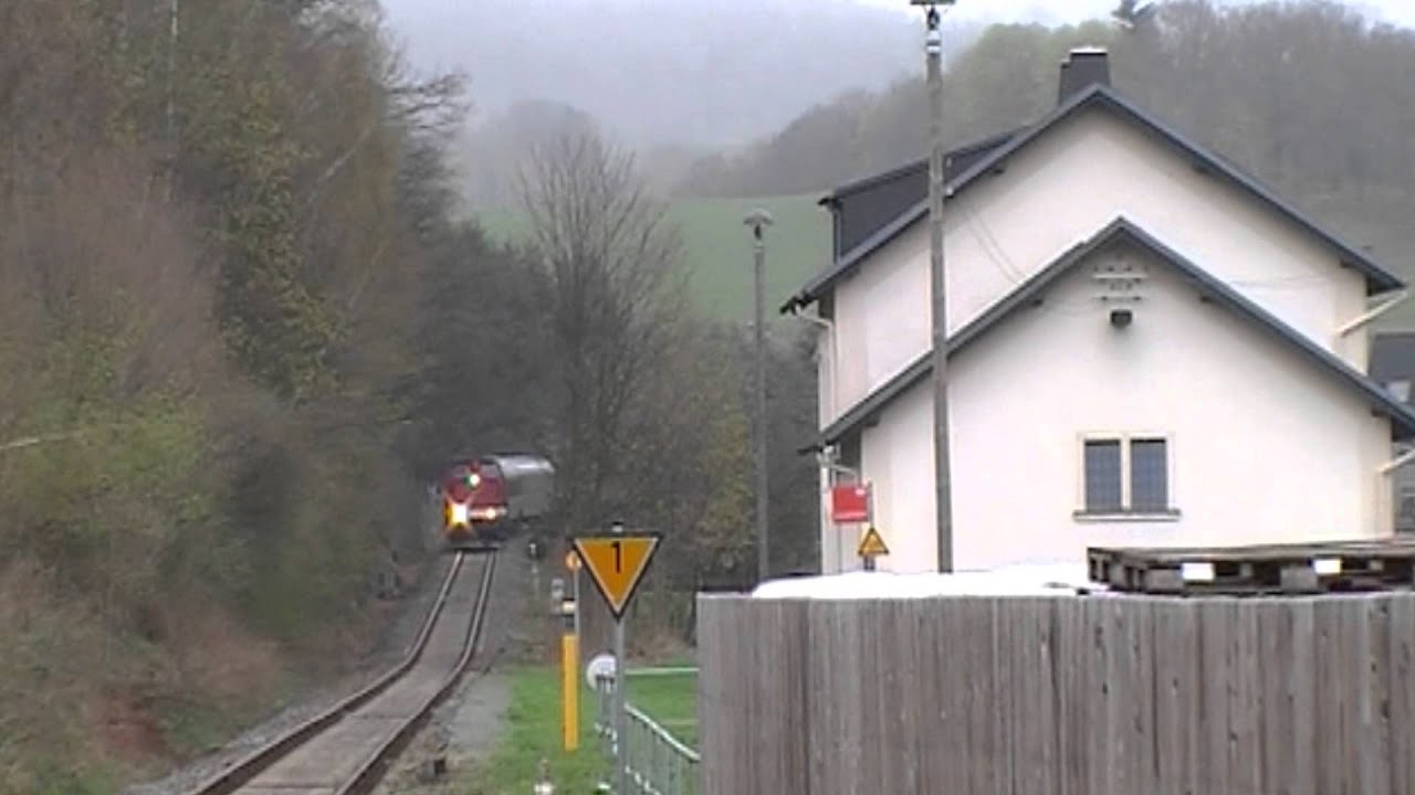 mit der Erzgebirgischen Aussichtsbahn durch Raschau-Markersbach