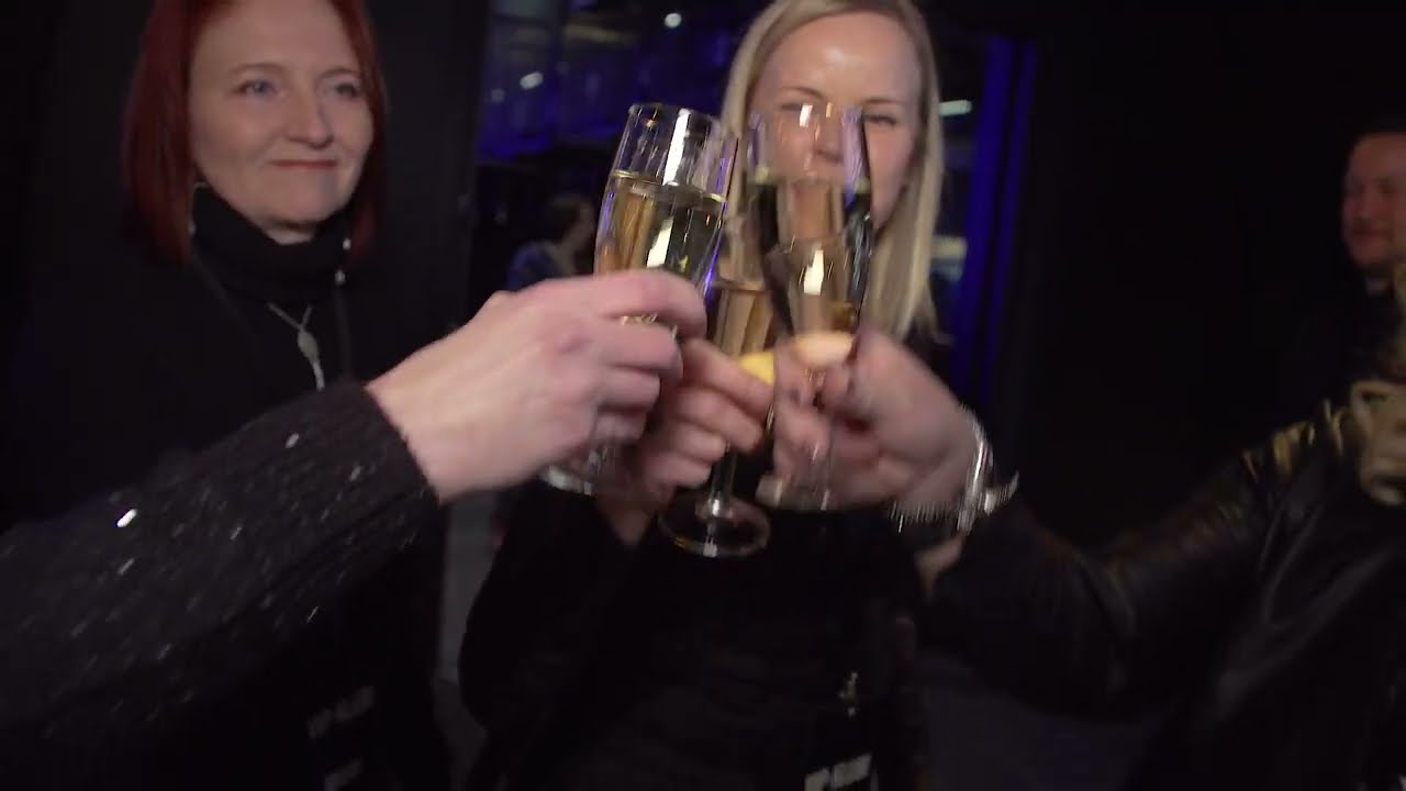 Ideaparkin Bläk Boks taipuu moneksi
