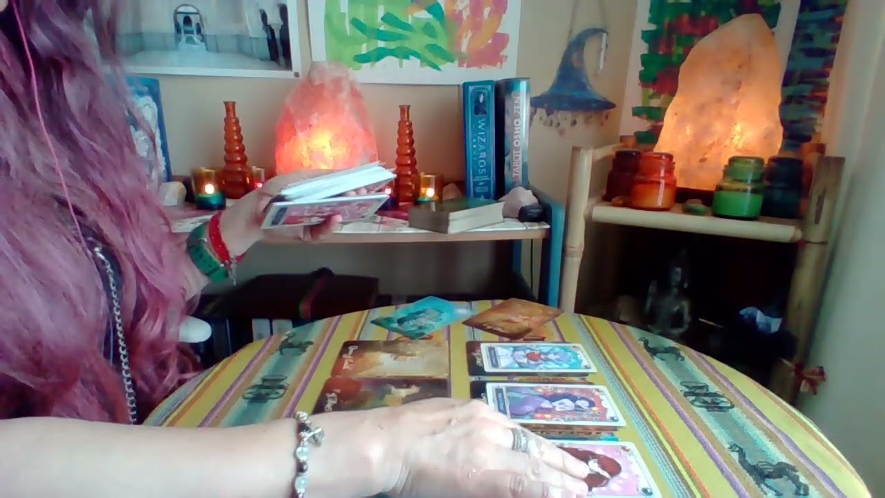 LEO!! 🔮 Hay una fase nueva para una amistad!! Esto tiene un fuerte potencial romántico!!