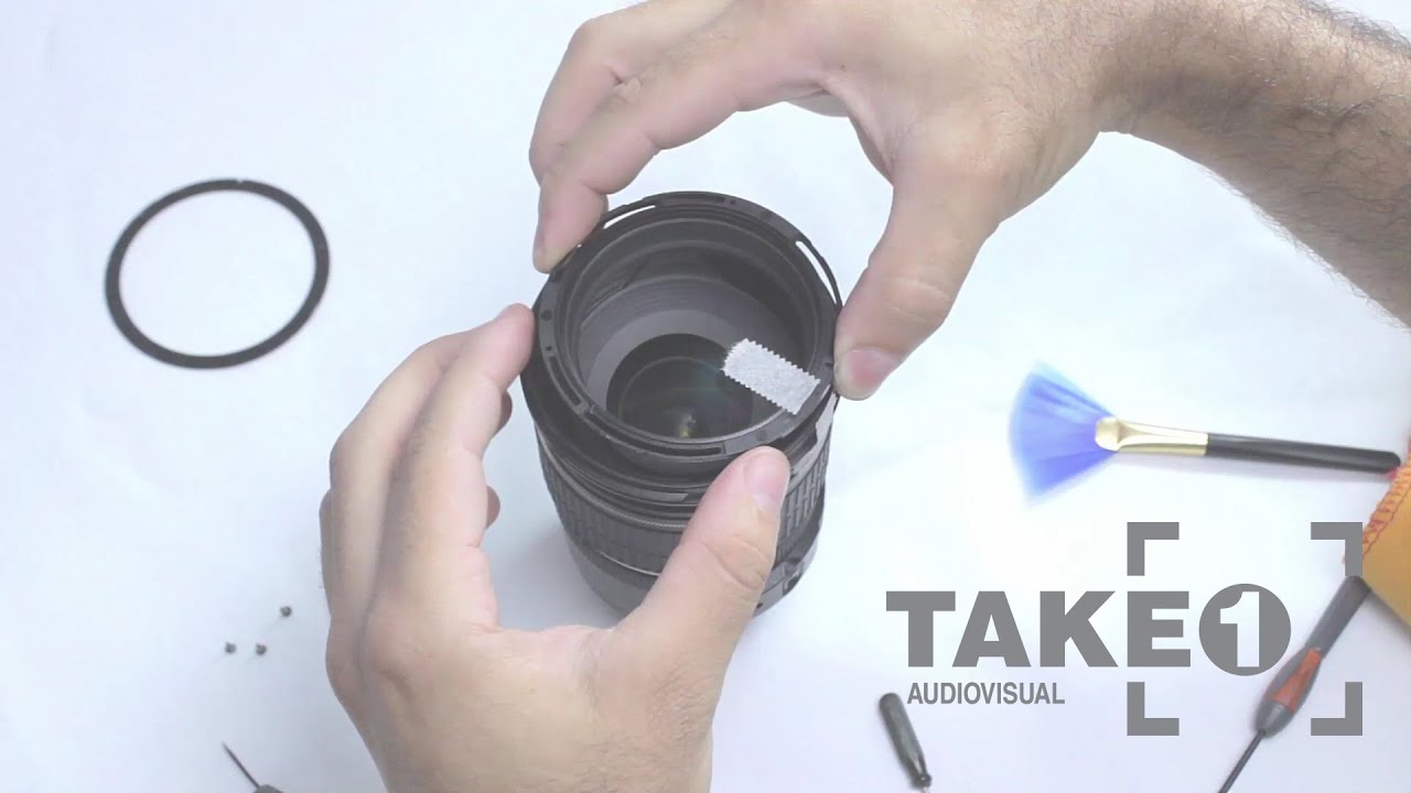 Removendo pó da lente Canon 17-55mm f/2.8 [Cleaning dust]