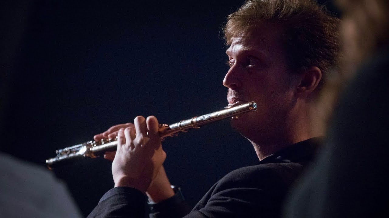 Douglas DeVries plays Bach | Partita for Flute