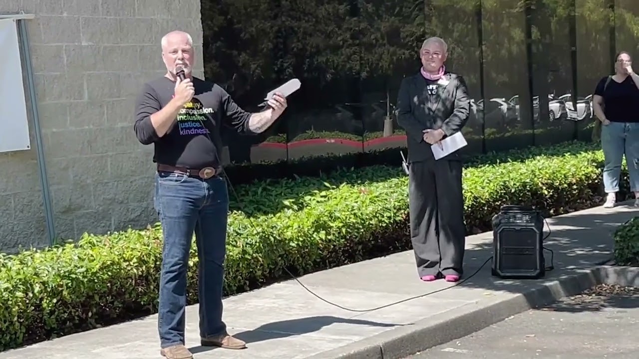 Supervisor Gore at Positive Images grand opening
