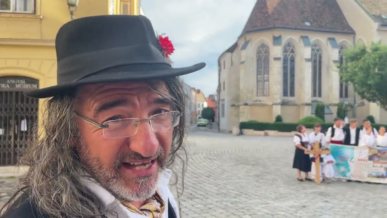 PARDON, EGY PERCRE   Dr. Payrits Ferenc a soproni Fő téren