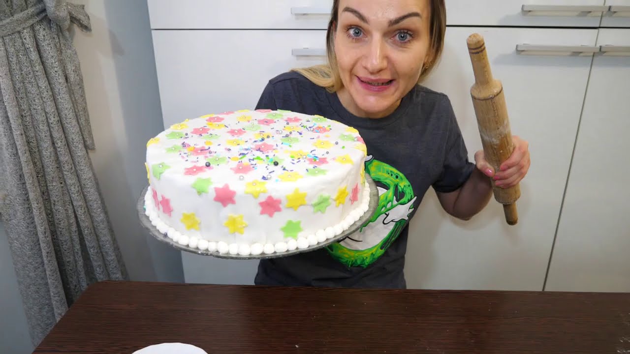 Tort din carton vs tort adevarat  DIY
