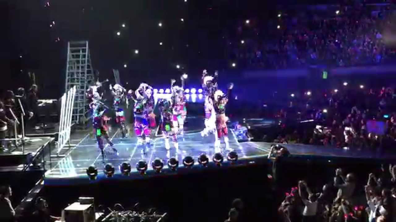 Katy Perry - Intro / Roar Prismatic World Tour ( Palau Sant Jordi Barcelona 2015)