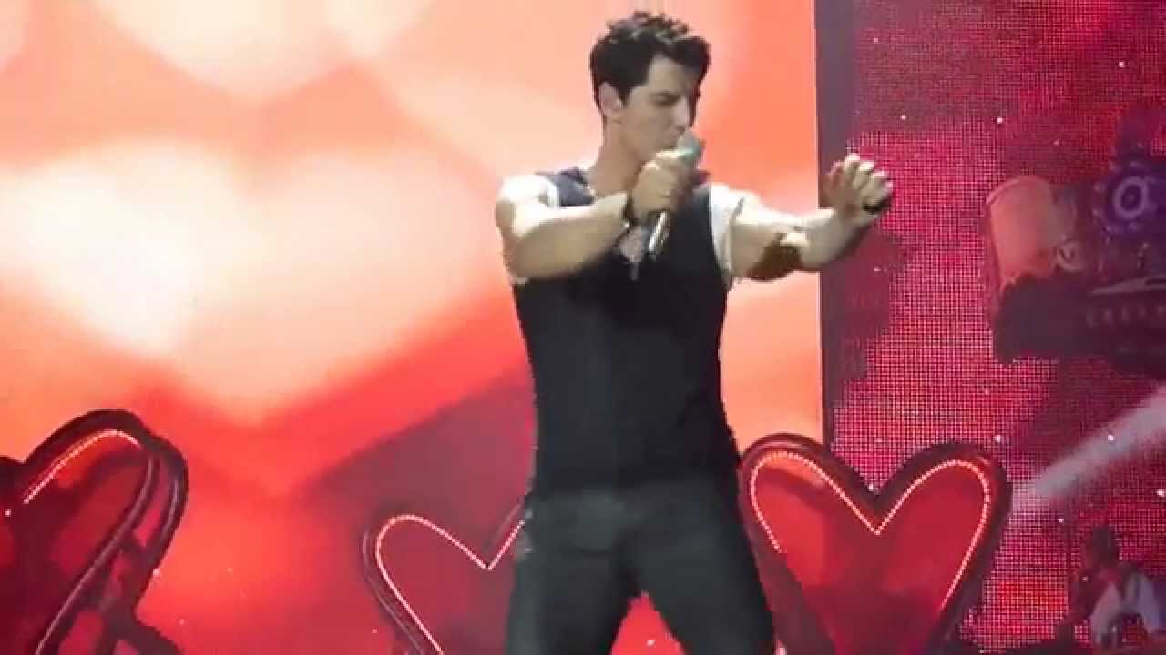 Να μ'αγαπας Sakis Rouvas The Ace Of Hearts Tour 26-04